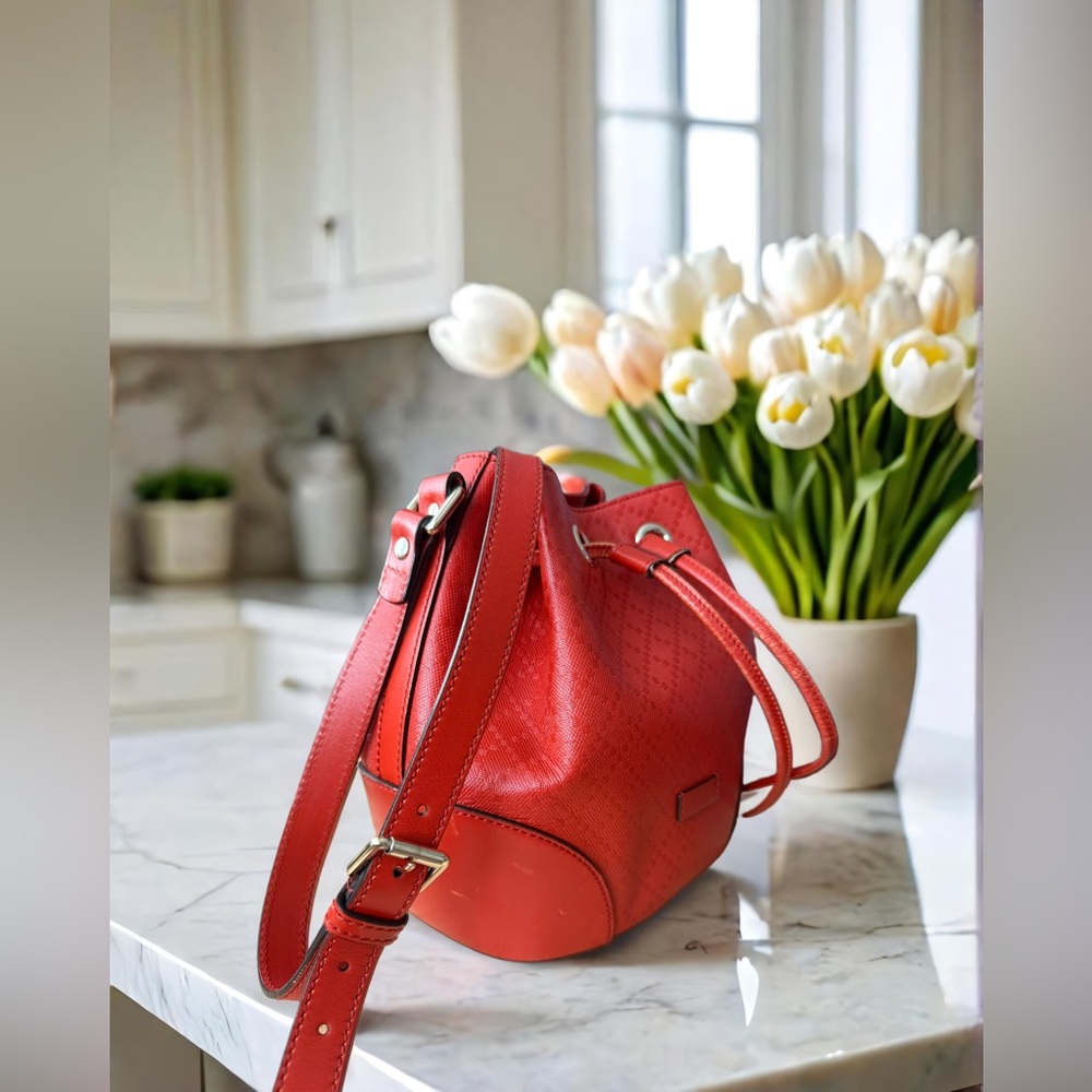 Gucci ❤️🔥EUC Diamante RED Leather Bucket Bag Crossbody Bag - Picture 6 of 13